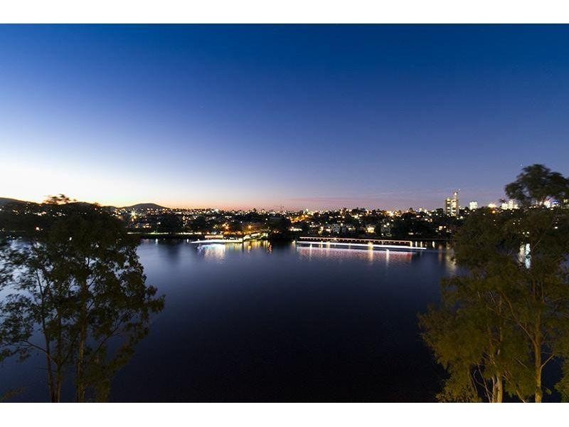 72 Macquarie Street, St Lucia QLD 4067