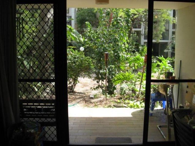 111 Markeri Street, Mermaid Waters QLD 4218