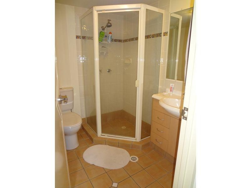 2 bedder/8 Lloyd Street, Southport QLD 4215