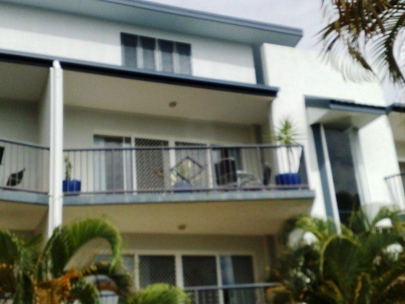 30-36 Burra Street, Chevron Island QLD 4217