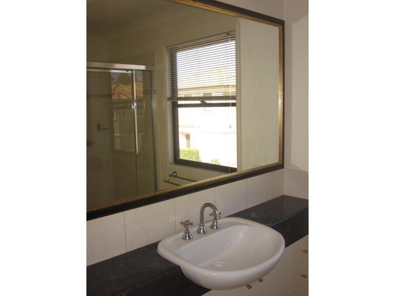 5 Mews WEST /99-101 Heeb Street, Benowa QLD 4217