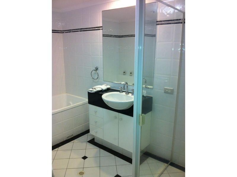0 20/1-9 Hughes Avenue, Main Beach QLD 4217