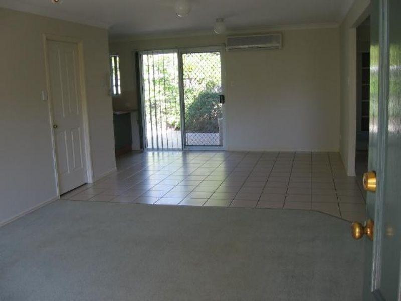 8 Honeysuckle Way, Calamvale QLD 4116