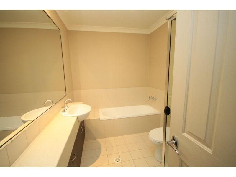 115/1 Sauvignon Parade, Upper Coomera QLD 4209