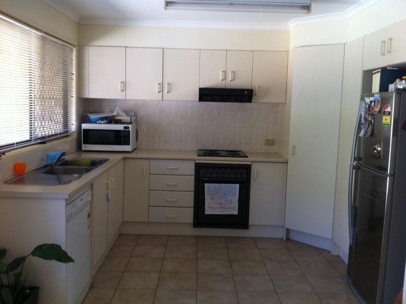 Unit /94/12 Landau Court, Miami QLD 4220