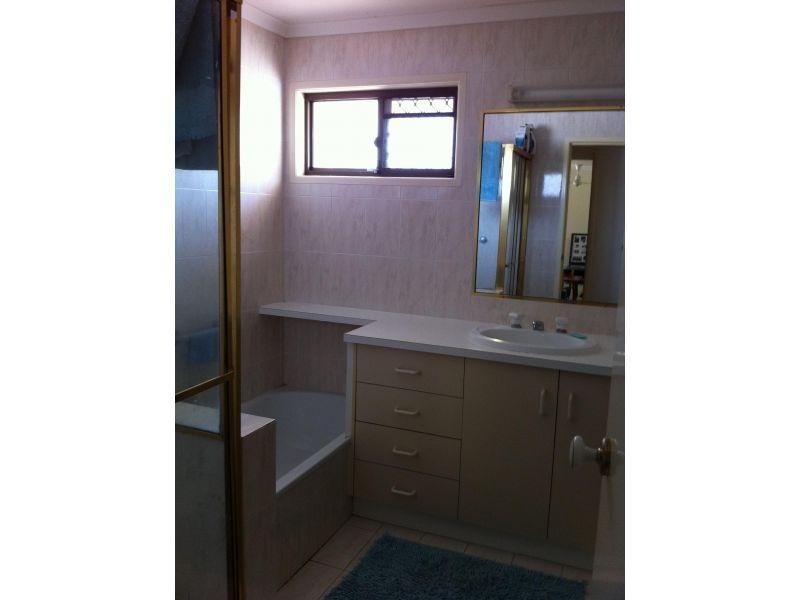 Unit /94/12 Landau Court, Miami QLD 4220