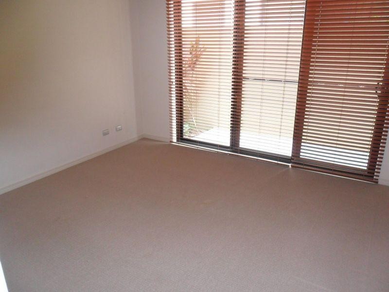 1 The Vistas Drive, Carrara QLD 4211