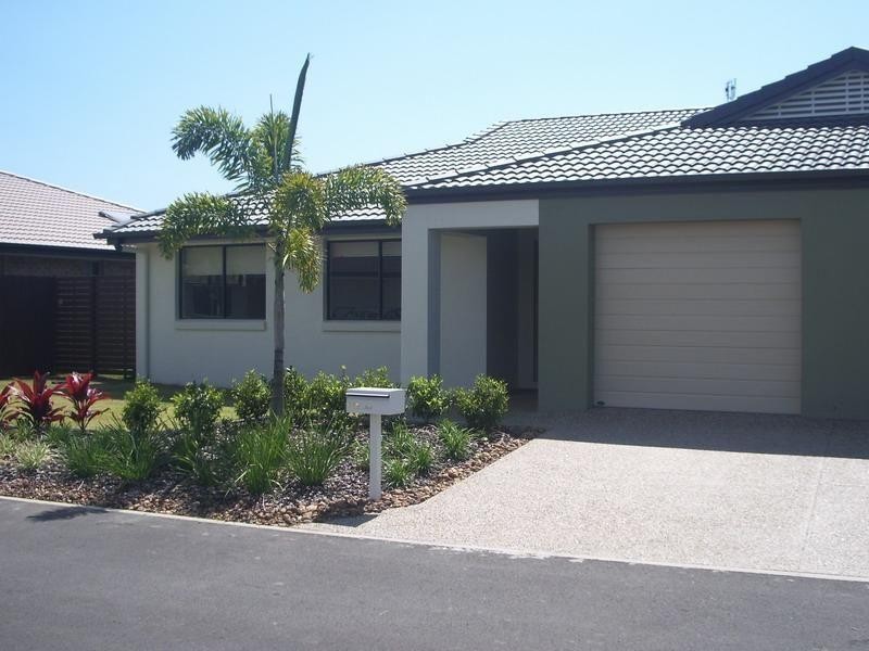 112/230 Pulgul Street, Urangan QLD 4655