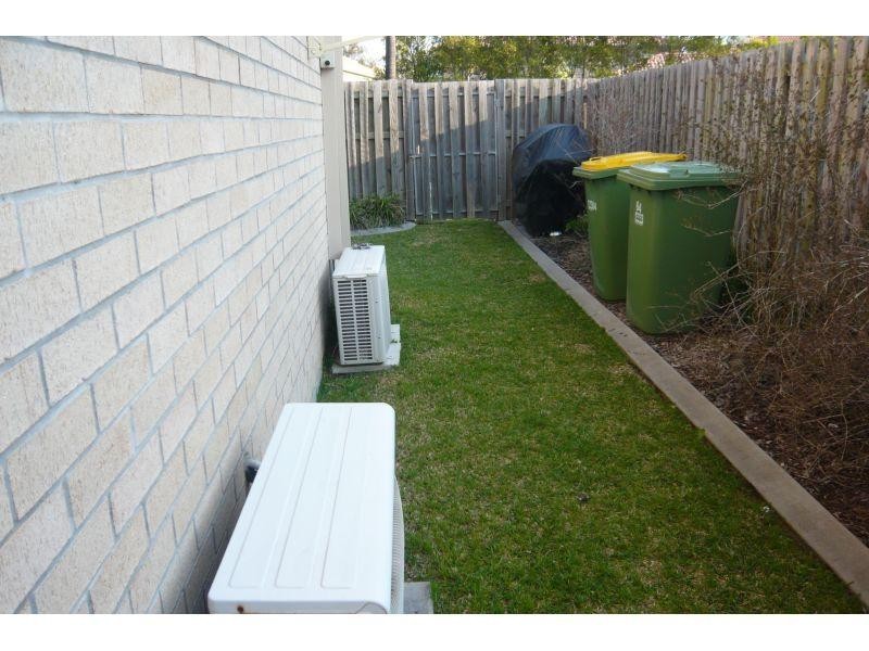 64/2 Bos Drive, Coomera QLD 4209