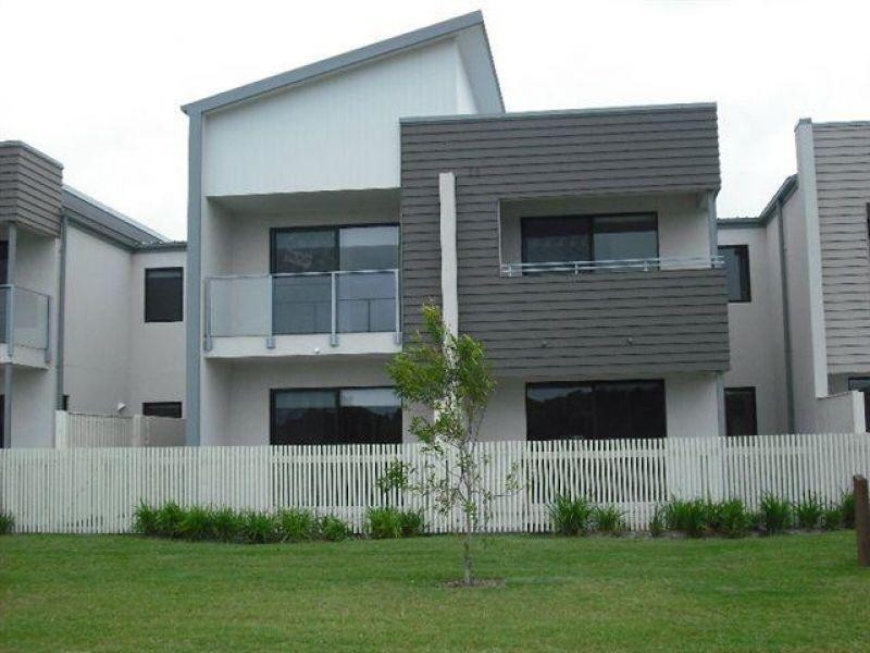 2 Inland Drive, Tugun QLD 4224