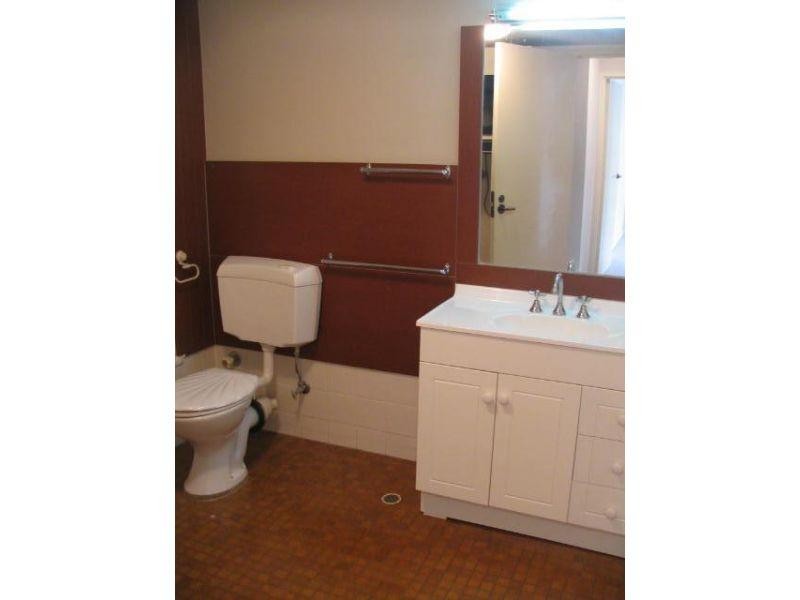 111 Markeri Street, Mermaid Waters QLD 4218