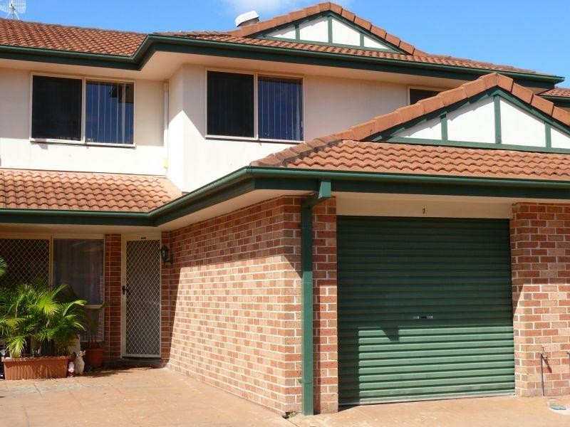 38 Murev Way, Carrara QLD 4211