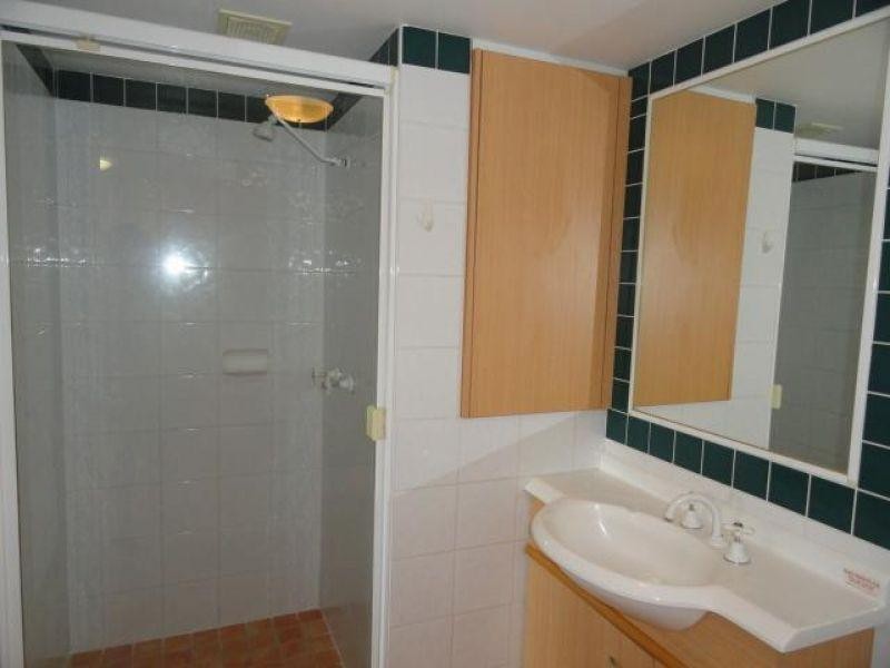 3/12 Paradise Island, Surfers Paradise QLD 4217