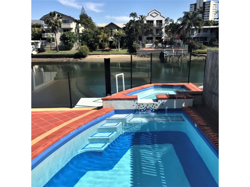 3/12 Paradise Island, Surfers Paradise QLD 4217
