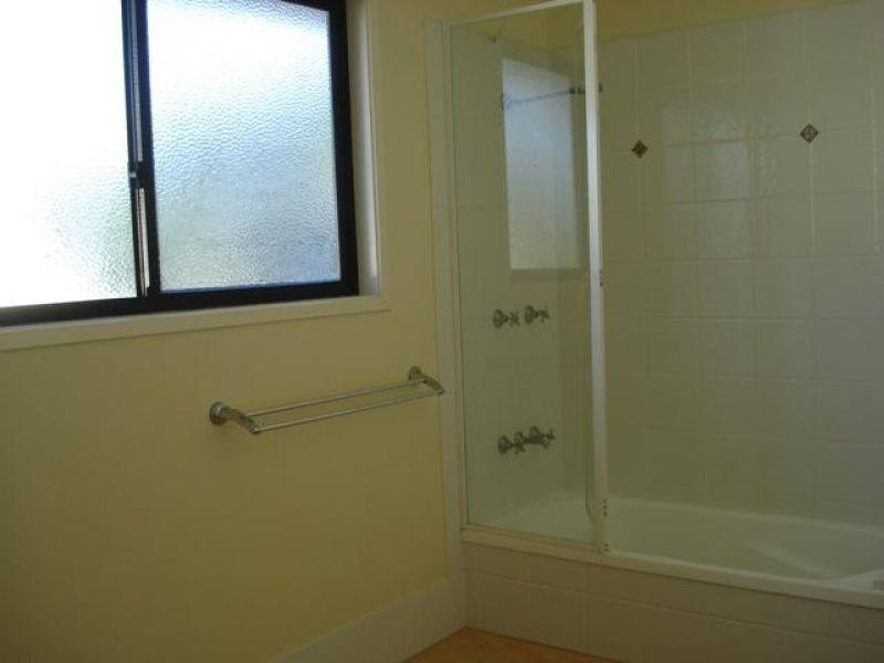 49 Gannon Avenue, Manly QLD 4179