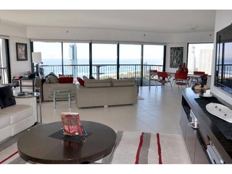 24 Breaker Street, Main Beach QLD 4217