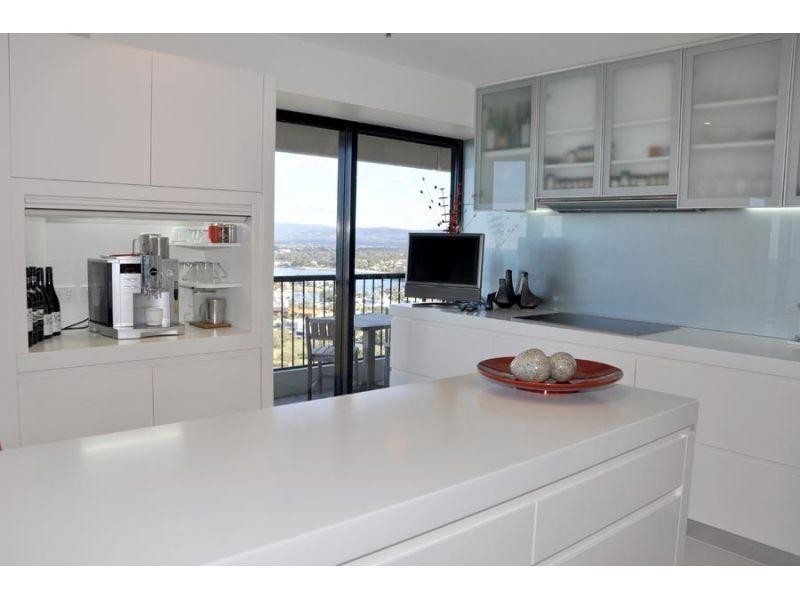 24 Breaker Street, Main Beach QLD 4217