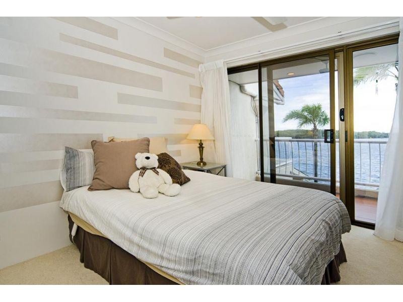 81 Boykambil Esplanade, Hope Island QLD 4212