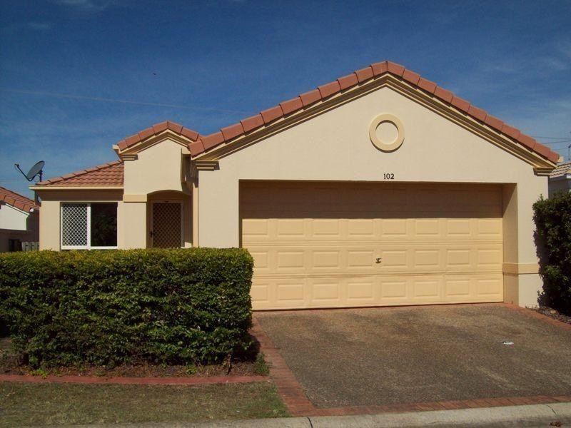 2 Langport Parade, Mudgeeraba QLD 4213