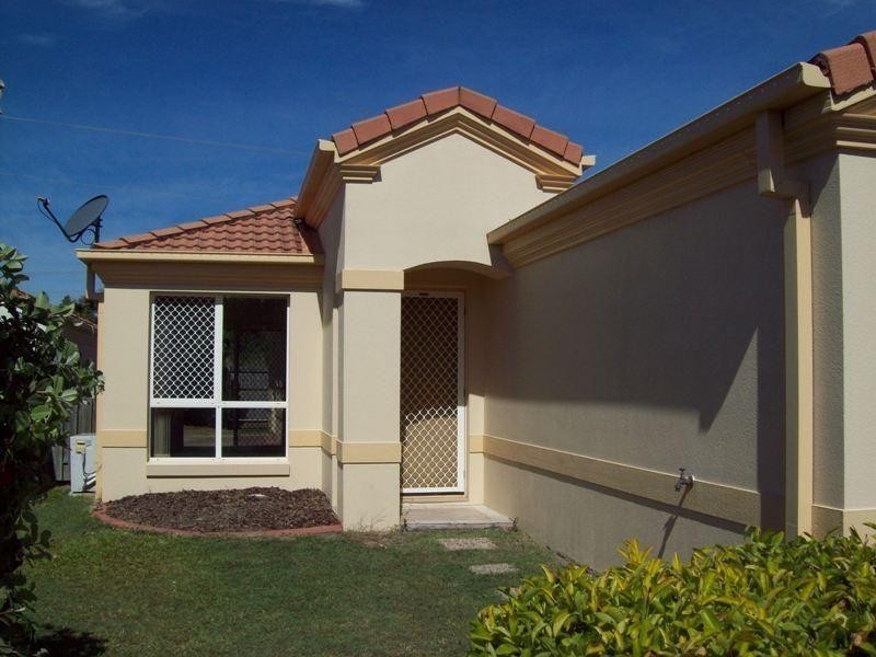 2 Langport Parade, Mudgeeraba QLD 4213