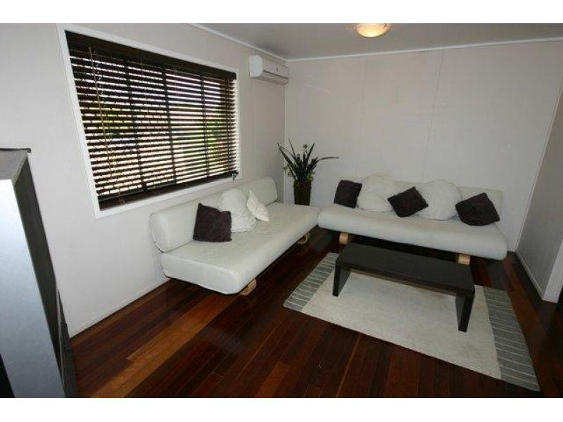 4 Kyeemagh Court, Southport QLD 4215