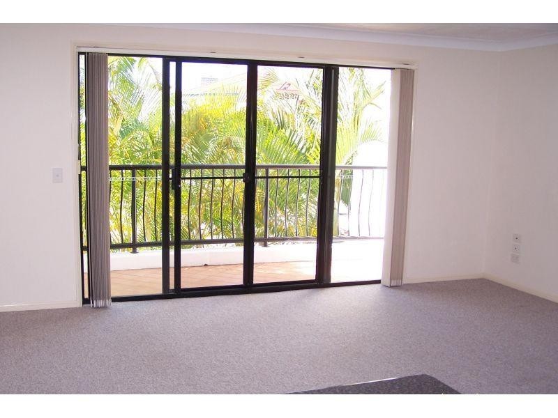 16-24 Purli Street, Chevron Island QLD 4217