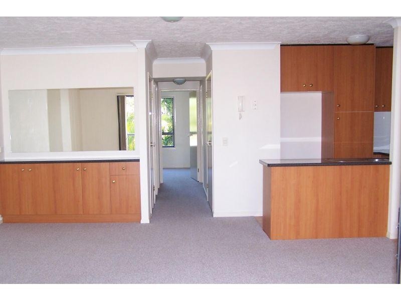 16-24 Purli Street, Chevron Island QLD 4217