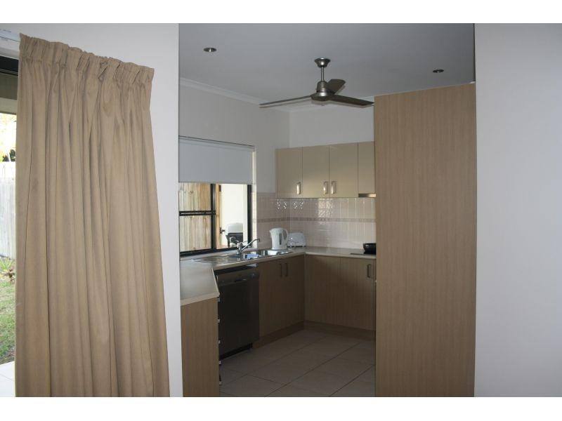 42/25 Abell Road, Cannonvale QLD 4802