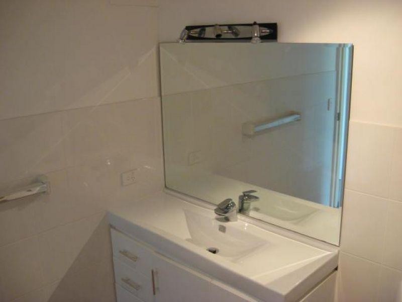 111 Markeri Street, Mermaid Waters QLD 4218