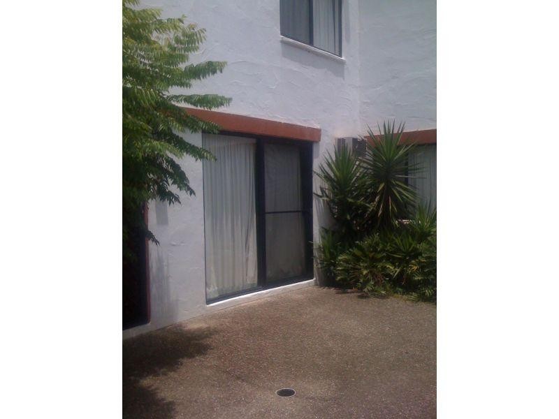 61 Harburg Drive, Beenleigh QLD 4207