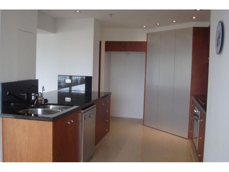 1 Peak Avenue, Main Beach QLD 4217