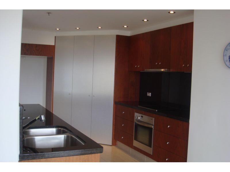 1 Peak Avenue, Main Beach QLD 4217