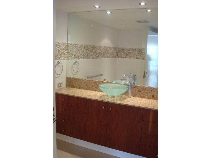 1 Peak Avenue, Main Beach QLD 4217