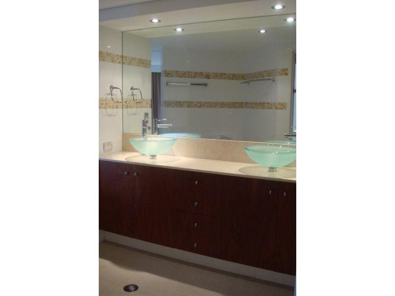 1 Peak Avenue, Main Beach QLD 4217