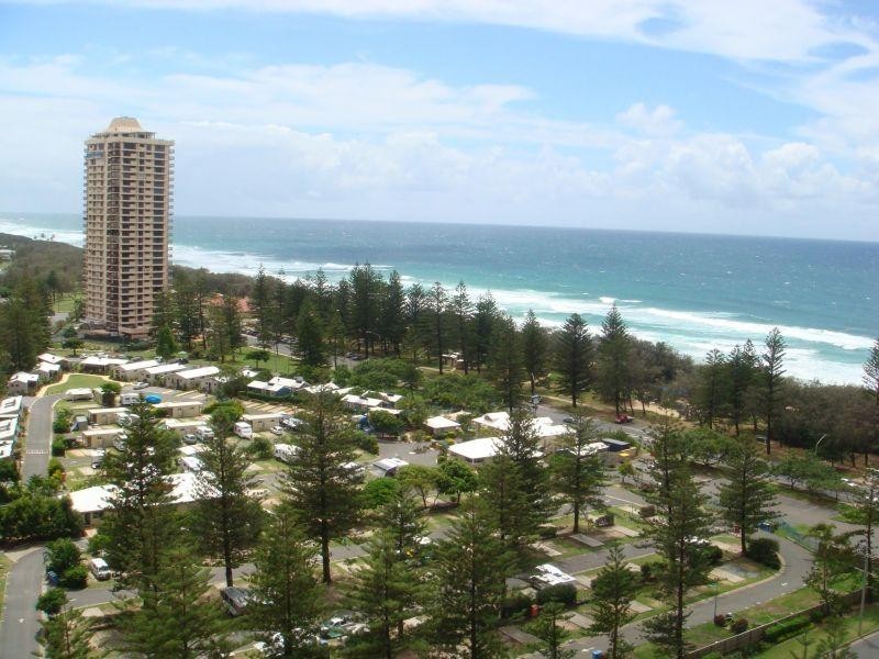 1 Peak Avenue, Main Beach QLD 4217