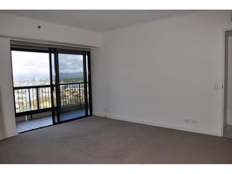 24 Breaker Street, Main Beach QLD 4217