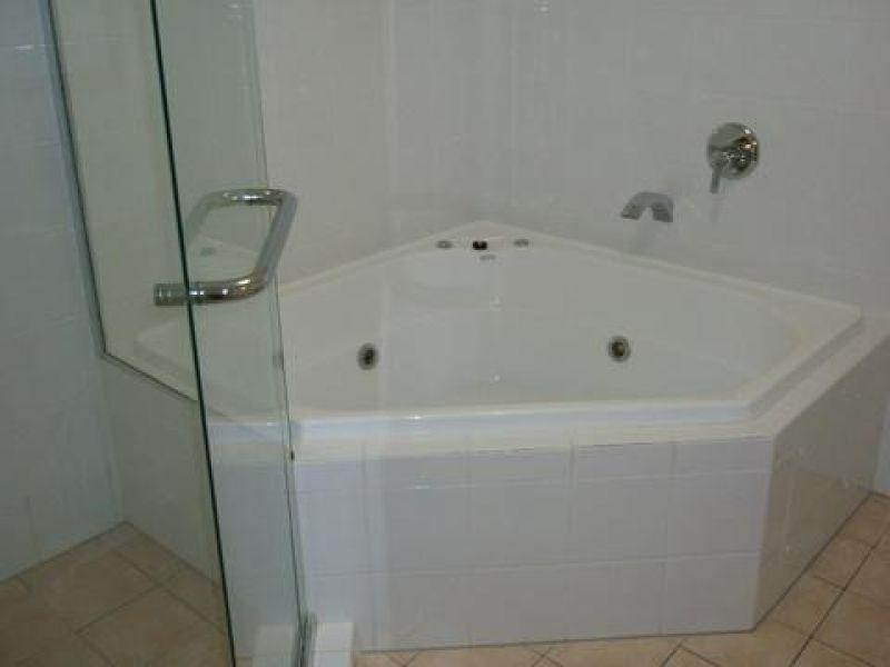 85 Palm Meadows Drive, Carrara QLD 4211