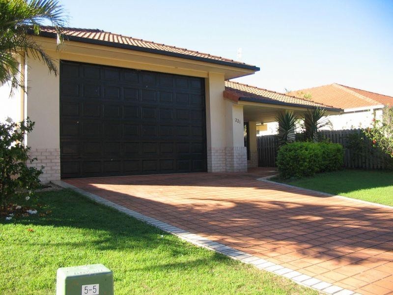 House 221/2  Falcon Way, Tweed Heads South NSW 2486