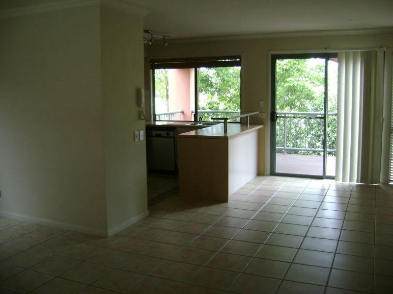 20 Fairway Drive, Clear Island Waters QLD 4226