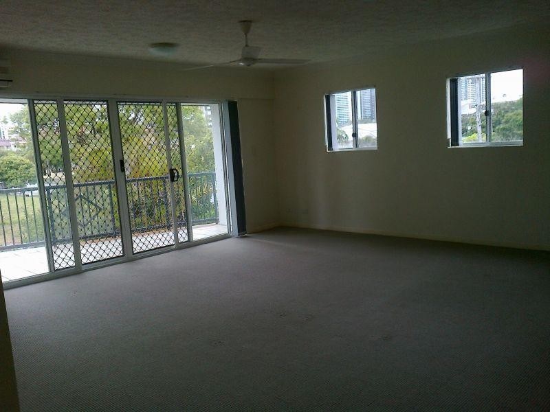 Apartment 8/30-36 Burra Street, Chevron Island QLD 4217