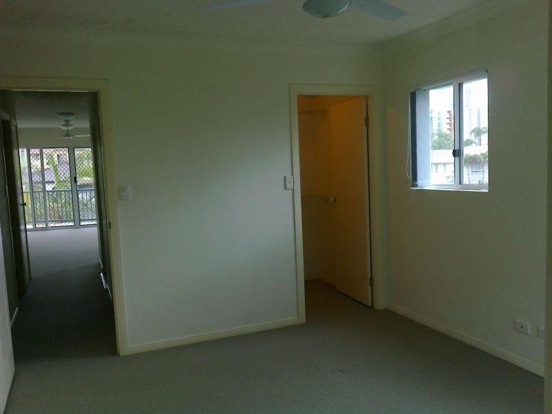 Apartment 8/30-36 Burra Street, Chevron Island QLD 4217