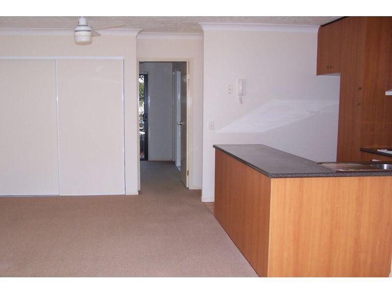 6/16-24 Purli Street, Chevron Island QLD 4217