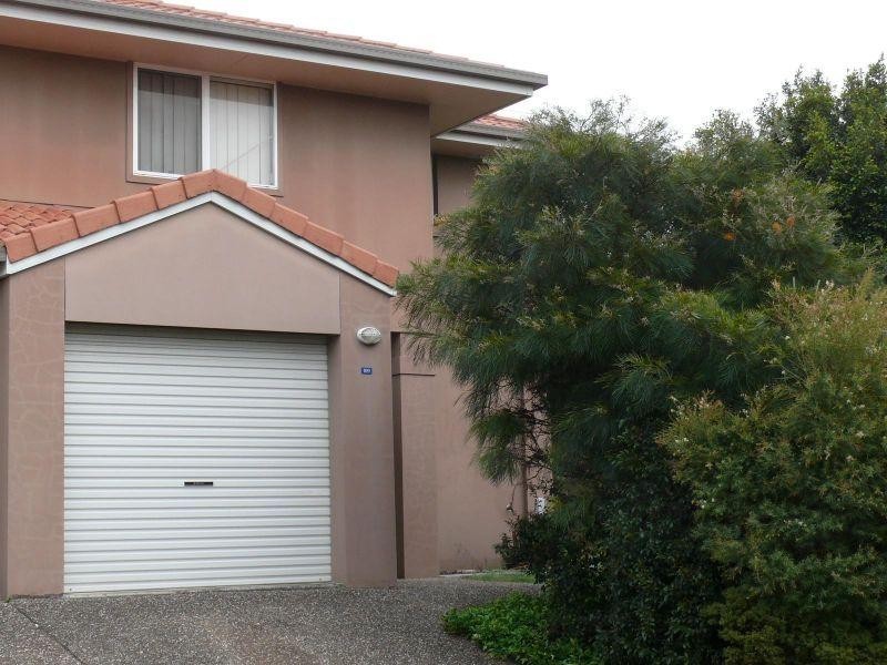 1A Alison Road, Carrara QLD 4211