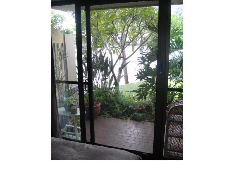 111 Markeri Street, Mermaid Waters QLD 4218