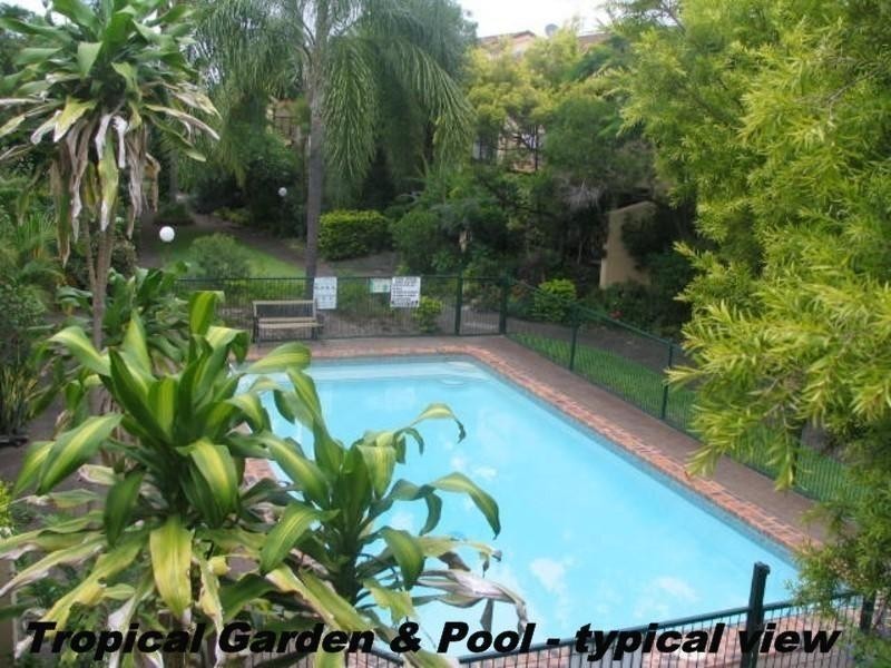 111 Markeri Street, Mermaid Waters QLD 4218