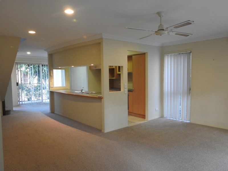 433 Brisbane Road, Arundel QLD 4214