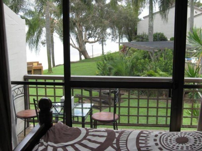 111 Markeri Street, Mermaid Waters QLD 4218