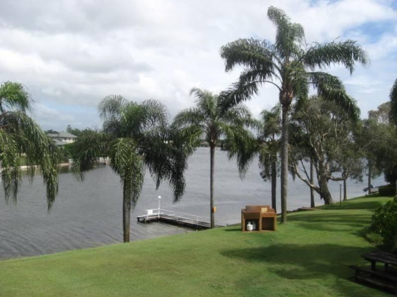 111 Markeri Street, Mermaid Waters QLD 4218