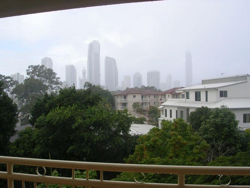 74 THOMAS DR, Chevron Island QLD 4217