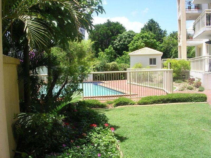 74 THOMAS DR, Chevron Island QLD 4217